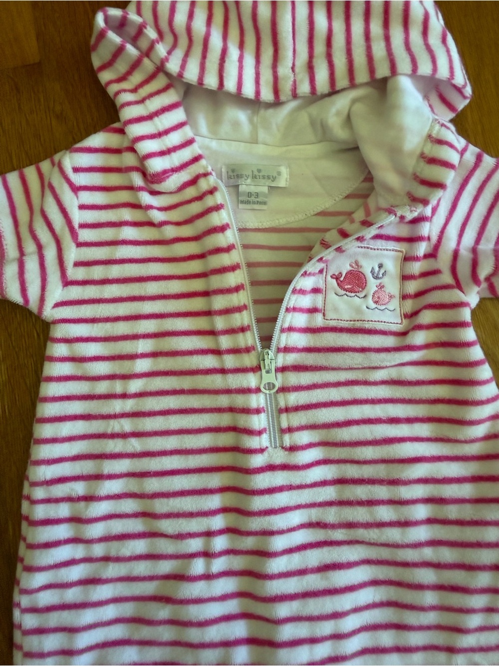 Kissy Kissy 0-3mo Hooded towel Romper - Picture 3 of 8